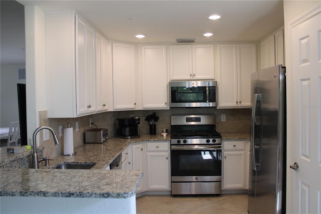 5831 Wake Forest Run, Unit 101 Bradenton, FL 34211 - Photo 4 of 51