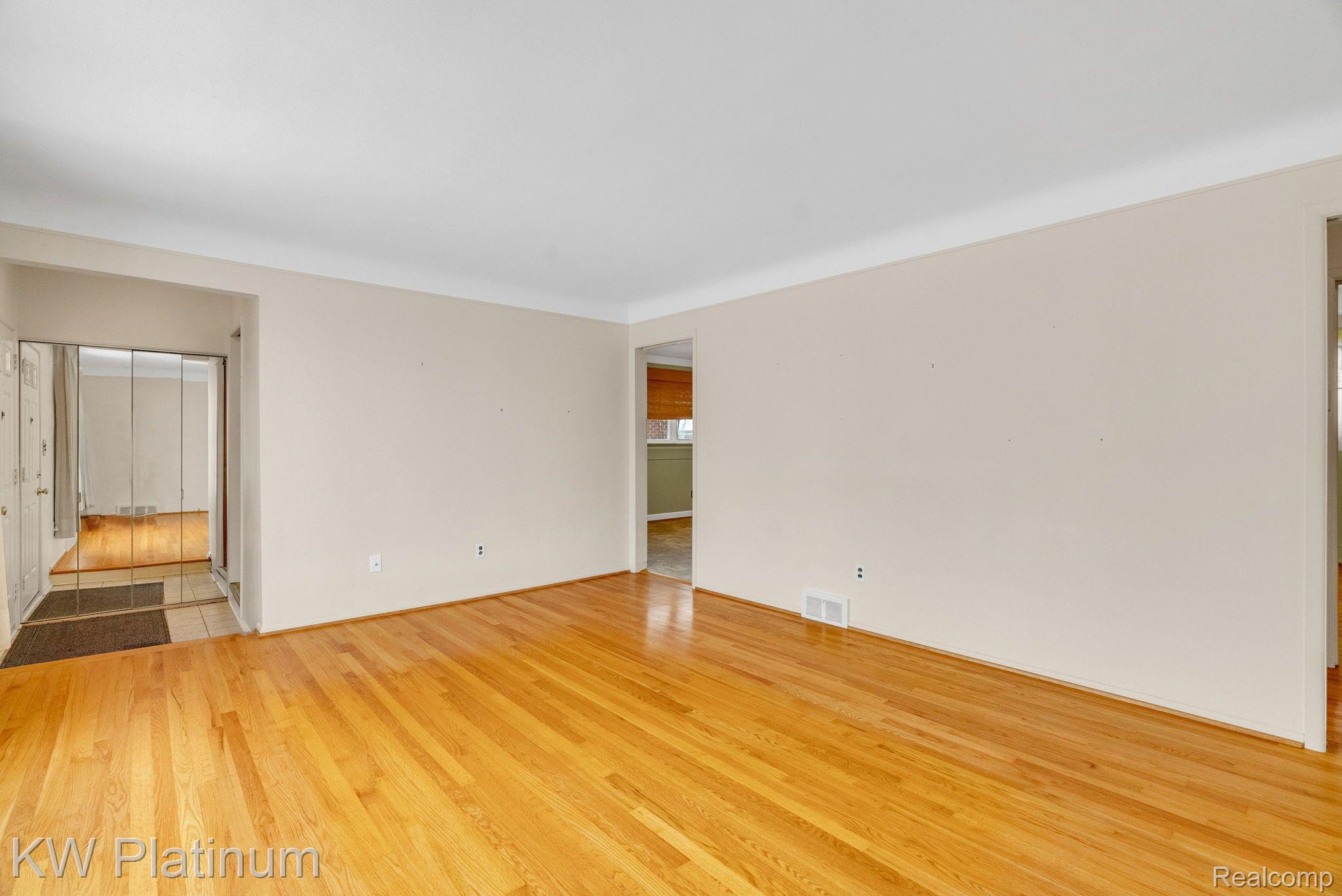 17846 Winsome Road Fraser, MI 48026 - Photo 8 of 28 Gallery Image 8