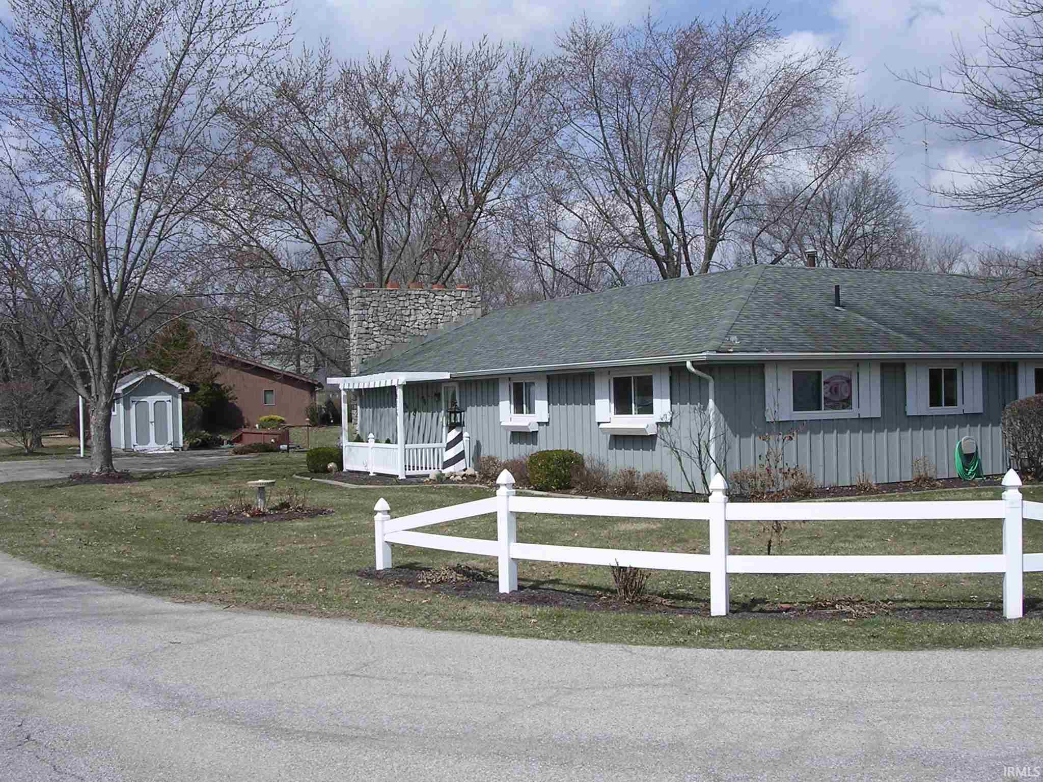 8136 East Cherokee Road Syracuse, IN 46567 - Photo 3 of 14 Gallery Image 3