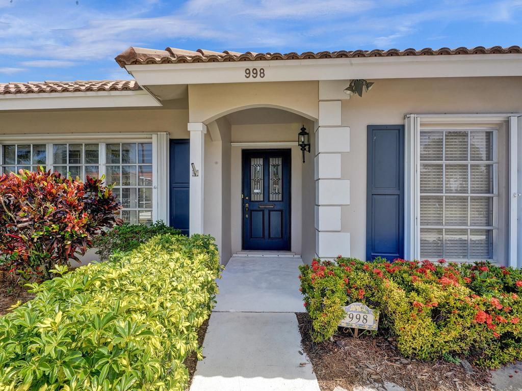 998 Southwest 5th Street Boca Raton, FL 33486 - Photo 14 of 55 front view of a house