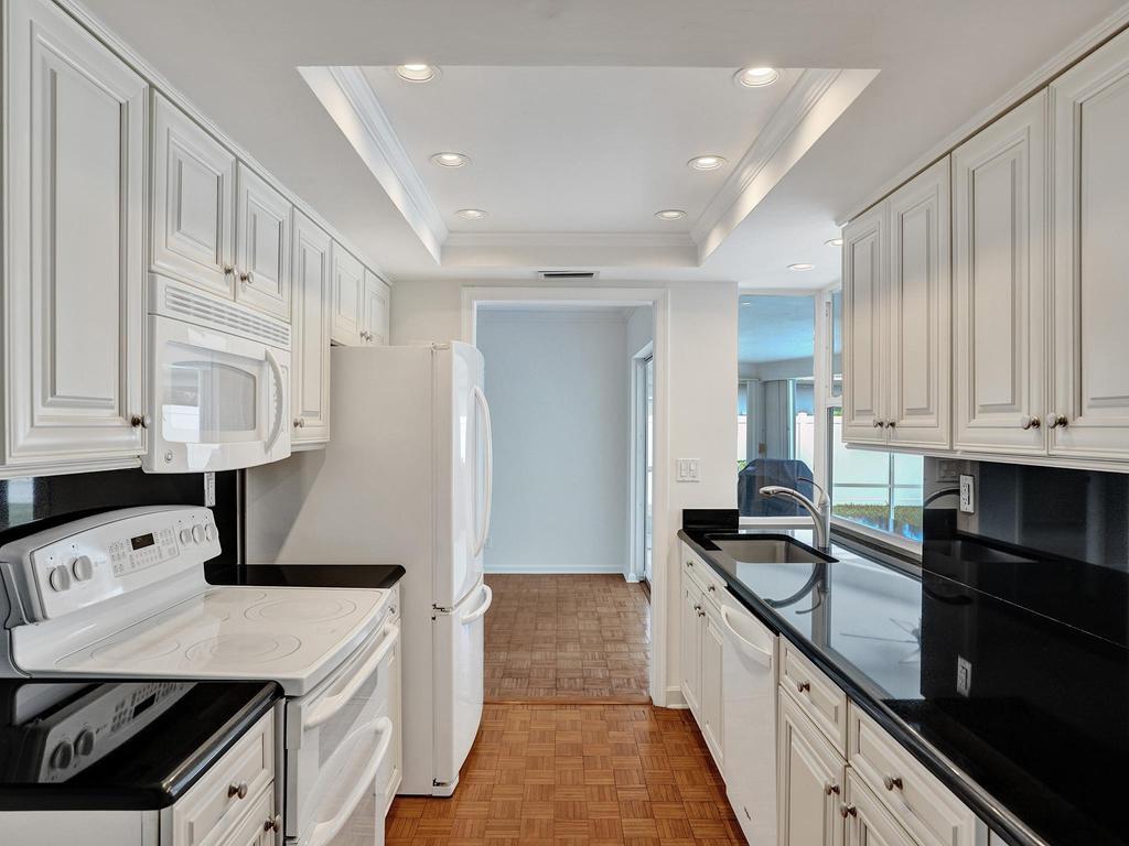 998 Southwest 5th Street Boca Raton, FL 33486 - Photo 34 of 55 DSC08021
