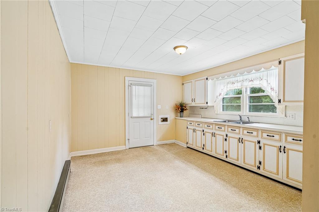 225 Lake Road Thomasville, NC 27360 - Photo 13 of 24 Gallery Image 13
