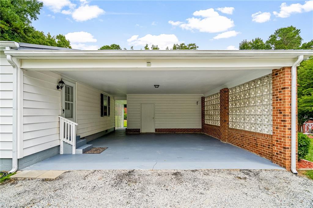 225 Lake Road Thomasville, NC 27360 - Photo 17 of 24 Gallery Image 17