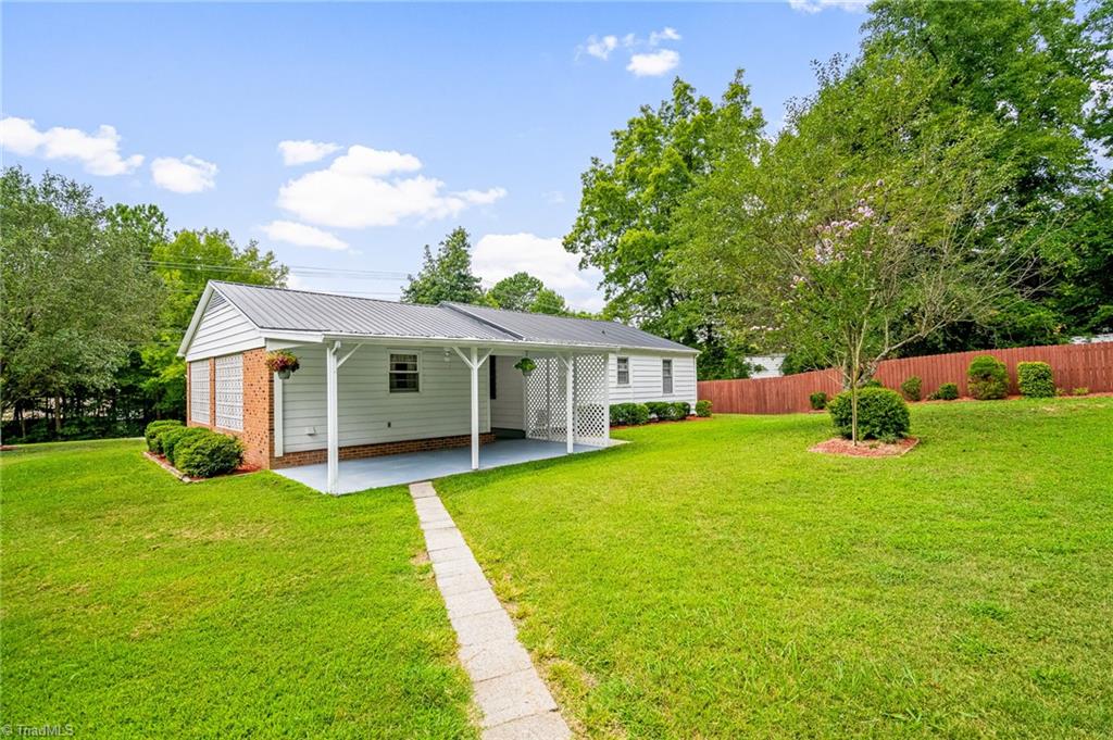 225 Lake Road Thomasville, NC 27360 - Photo 20 of 24 Gallery Image 20