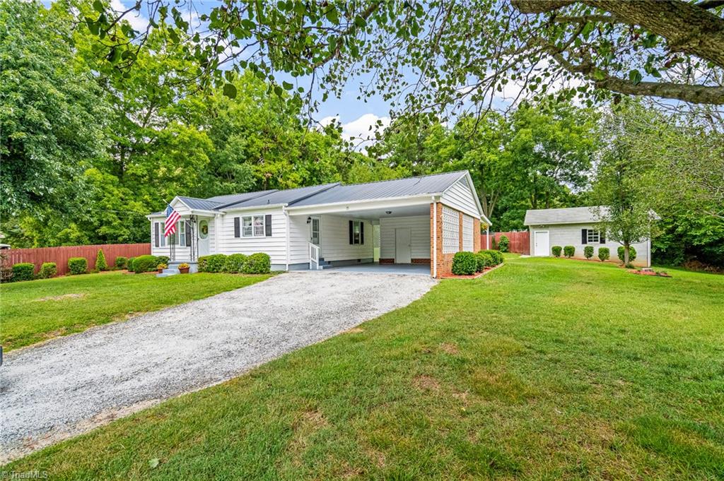 225 Lake Road Thomasville, NC 27360 - Photo 3 of 24 Gallery Image 3