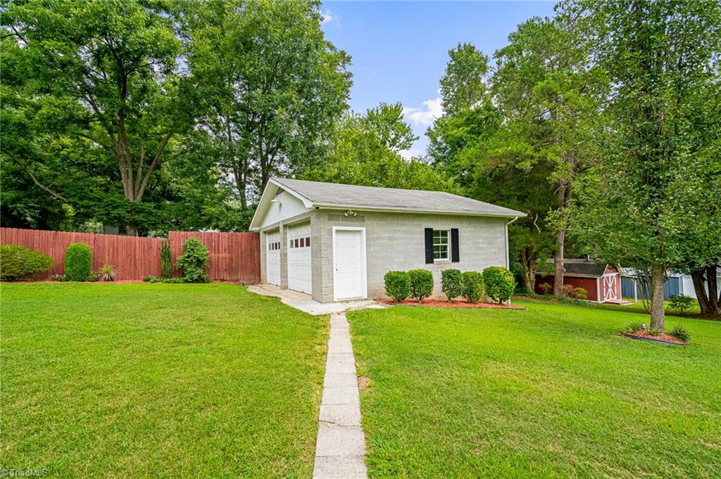 225 Lake Road Thomasville, NC 27360 - Photo 22 of 24 Gallery Image 22