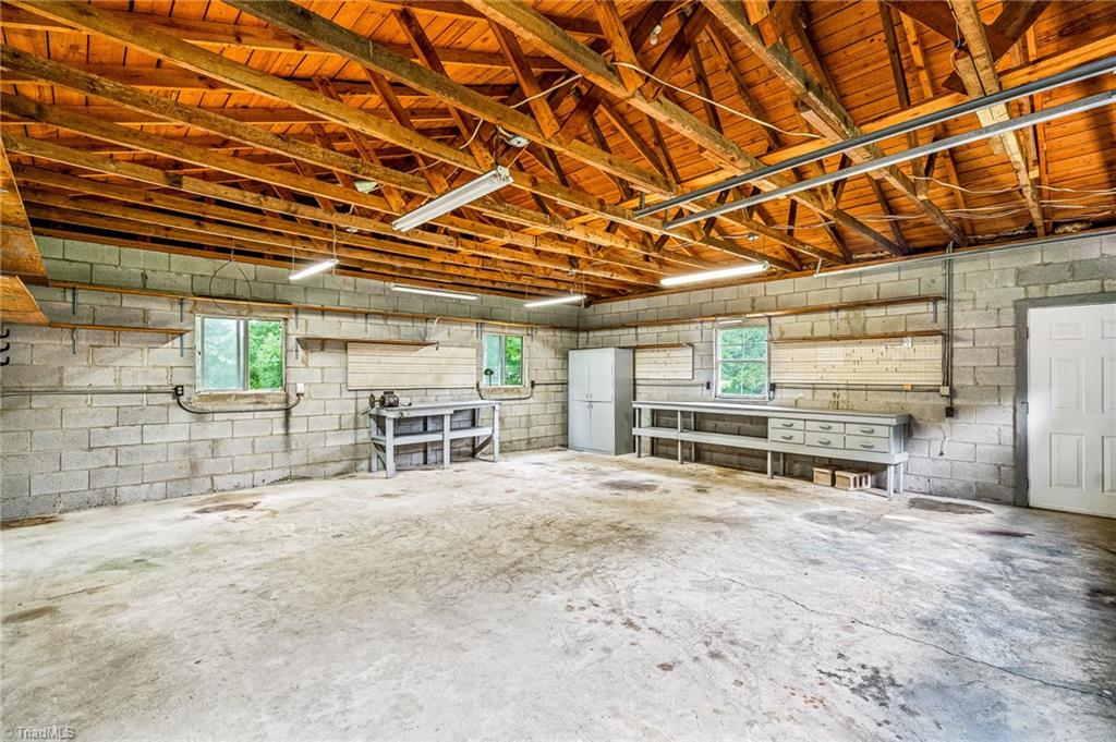 225 Lake Road Thomasville, NC 27360 - Photo 23 of 24 Gallery Image 23