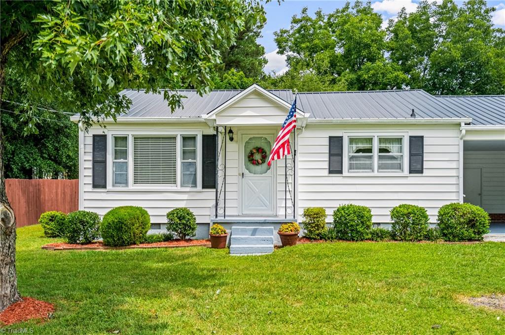 225 Lake Road Thomasville, NC 27360 - Photo 5 of 24 Gallery Image 5
