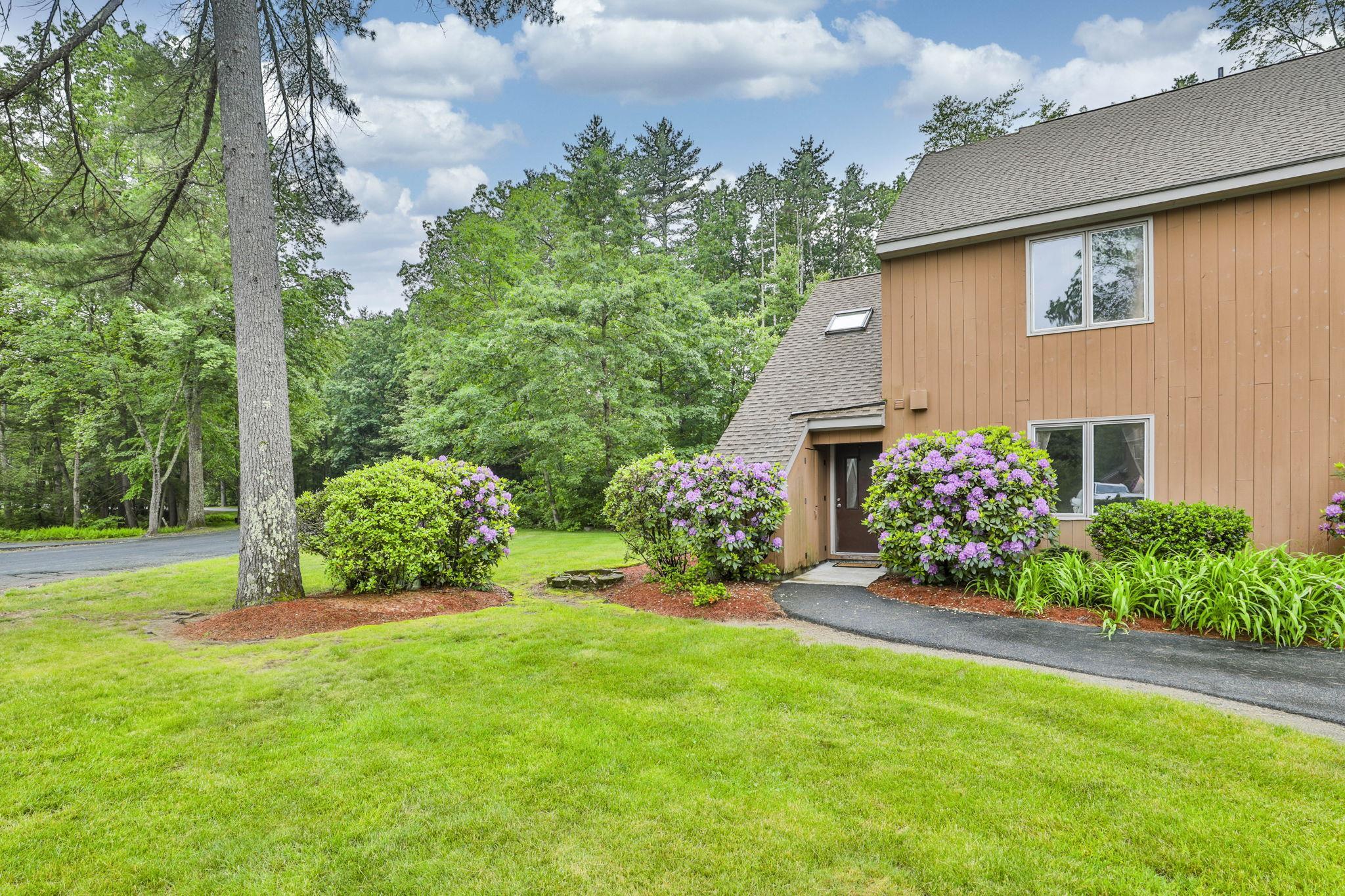 40 Derry Street Merrimack, NH 03054 - Photo 1 of 24 Gallery Image 1