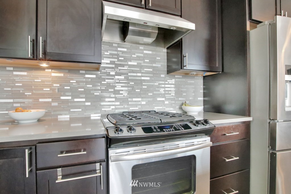 811 Mount Baker Avenue Northeast Renton, WA 98059 - Photo 8 of 27 Gallery Image 8