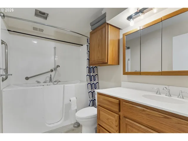 $875,000 | 33844 Sunnyview Drive Northeast, Albany, OR 97322