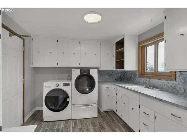 $875,000 | 33844 Sunnyview Drive Northeast, Albany, OR 97322