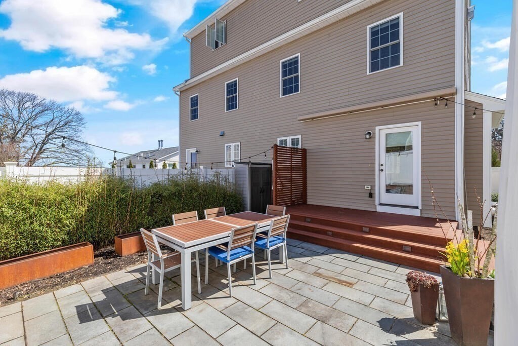 91 Hibbert Street, Unit 91 Arlington, MA 02476 - Photo 4 of 31