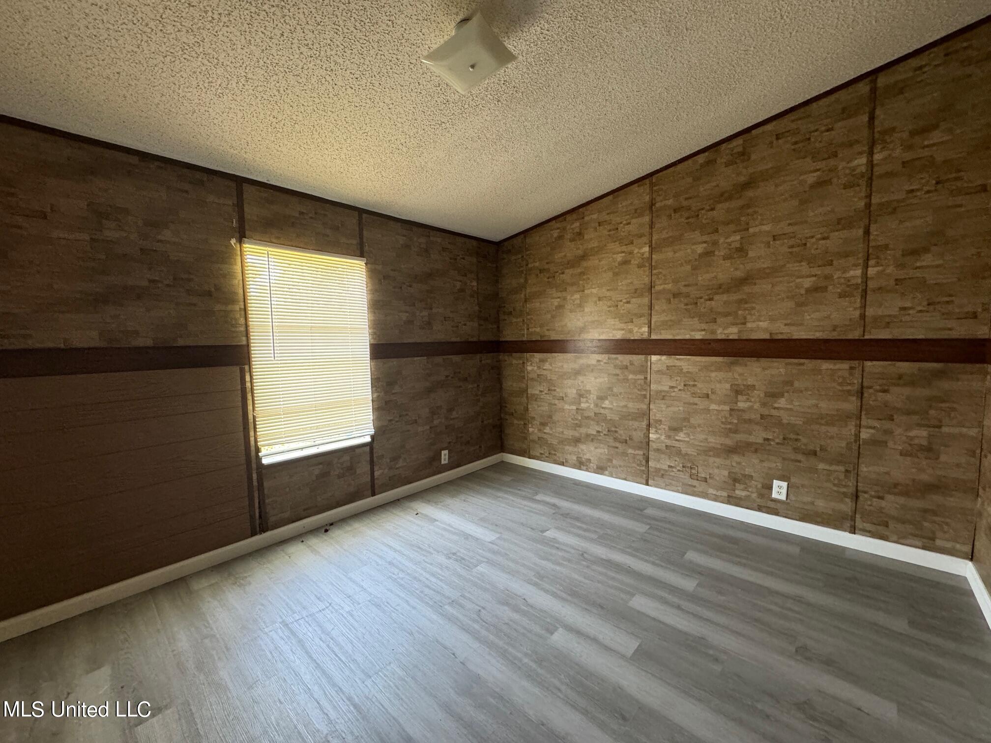 114 Pepper Ridge Road Vicksburg, MS 39180 - Photo 7 of 13 IMG_7586