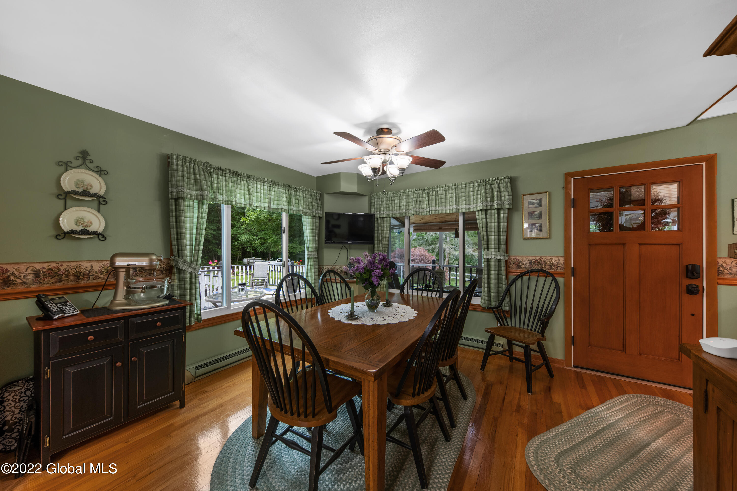 1380 Tamarac Road Pittstown, NY 12180 - Photo 8 of 24 Dinning area