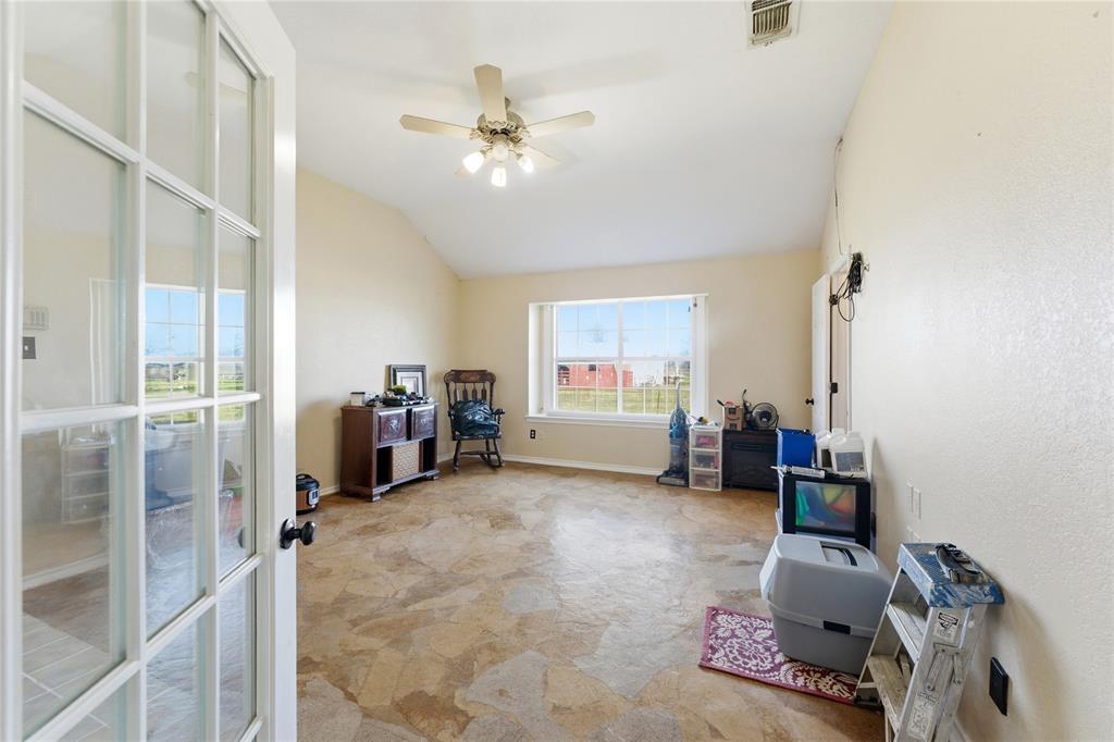 14529 County Road 511 Venus, TX 76084 - Photo 14 of 33