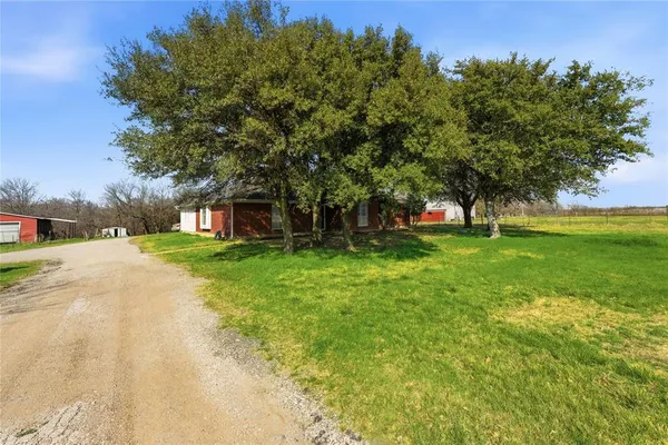 $800,000 | 14529 County Road 511, Venus, TX 76084