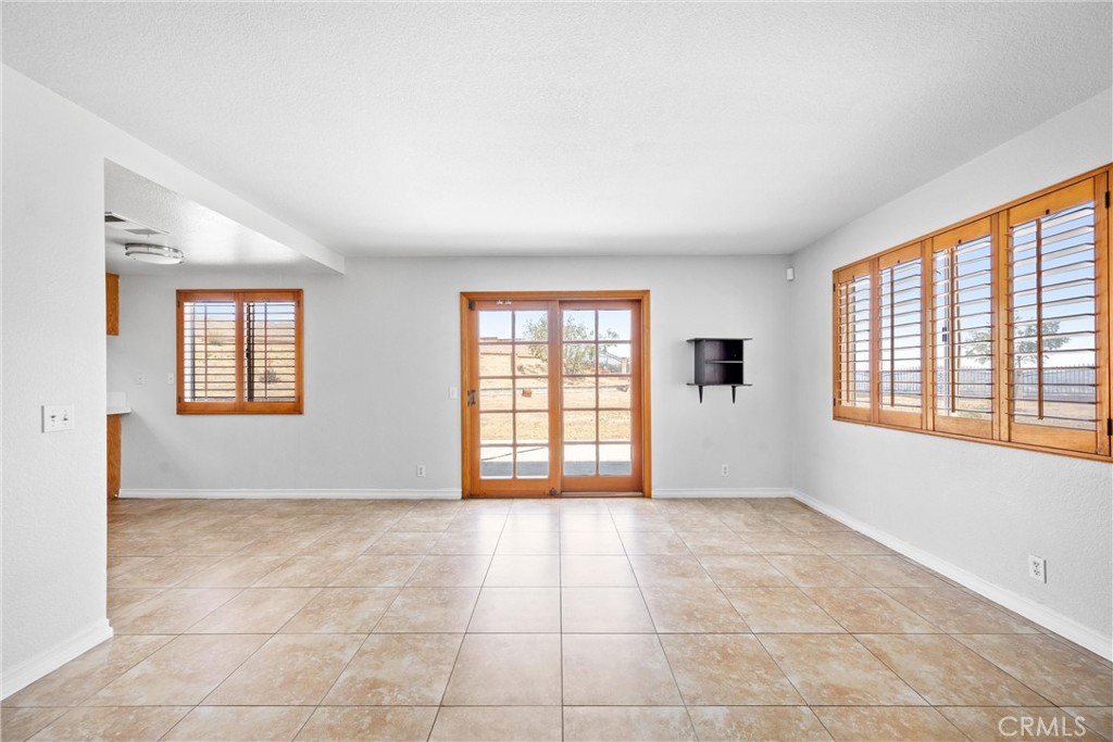 10703 Valley Drive Riverside, CA 92505 - Photo 17 of 36