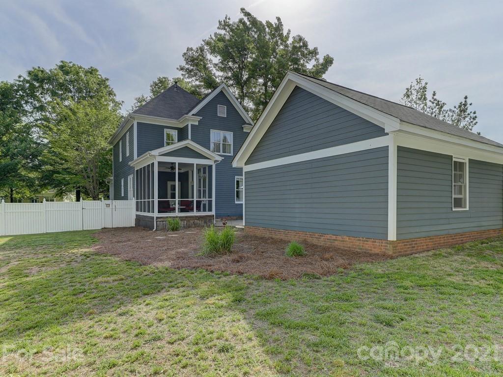 3035 Colonel Springs Way Fort Mill, SC 29708 - Photo 42 of 48 a front view of house with yard and trees around