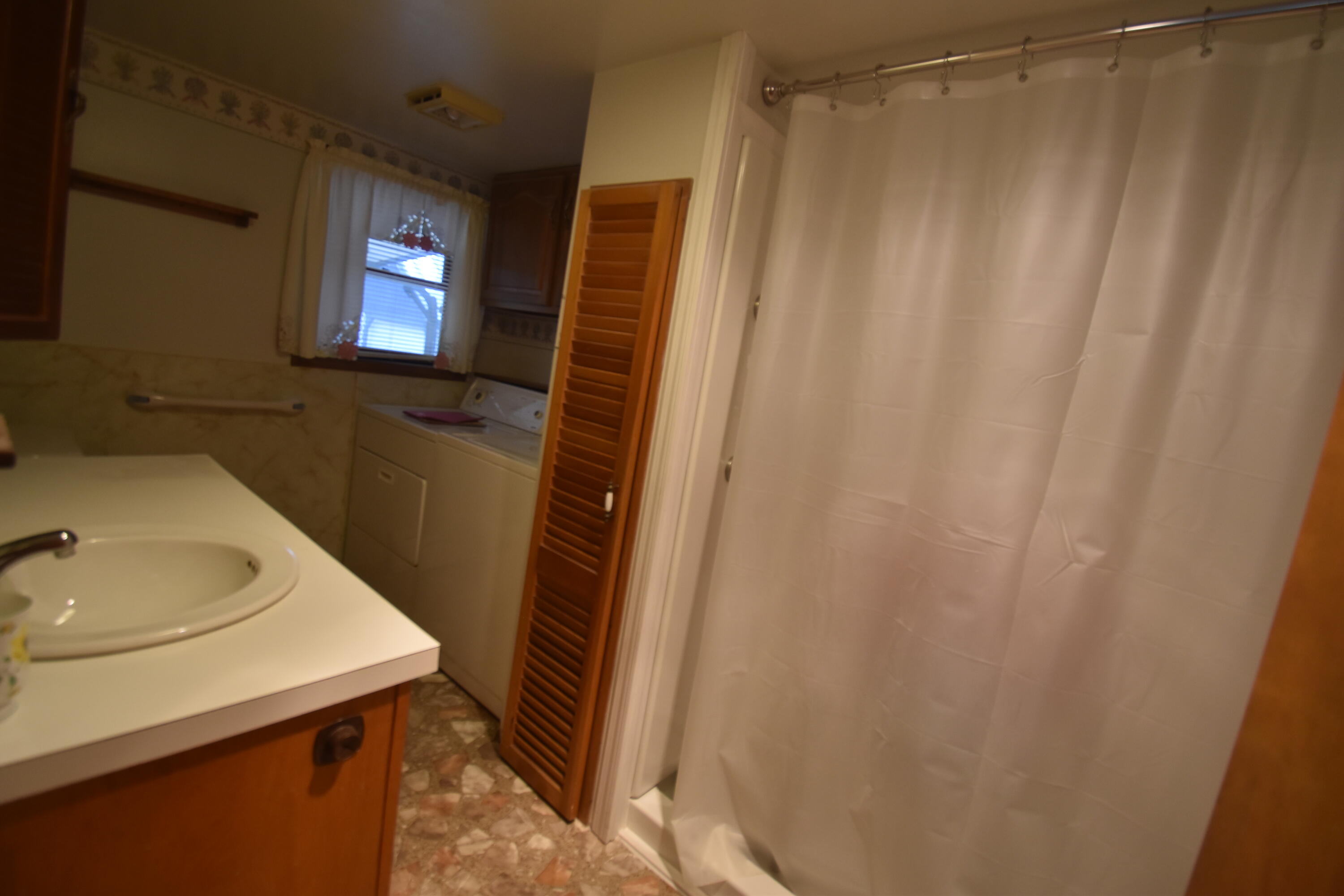 87 Mountain Road St. Albans, ME 04971 - Photo 23 of 25 Bathroom