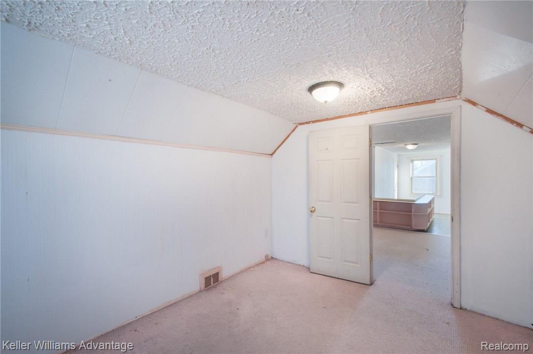 17540 Annchester Road Detroit, MI 48219 - Photo 19 of 37 AnnchesterRd_17540_MasterBed_07.jpg