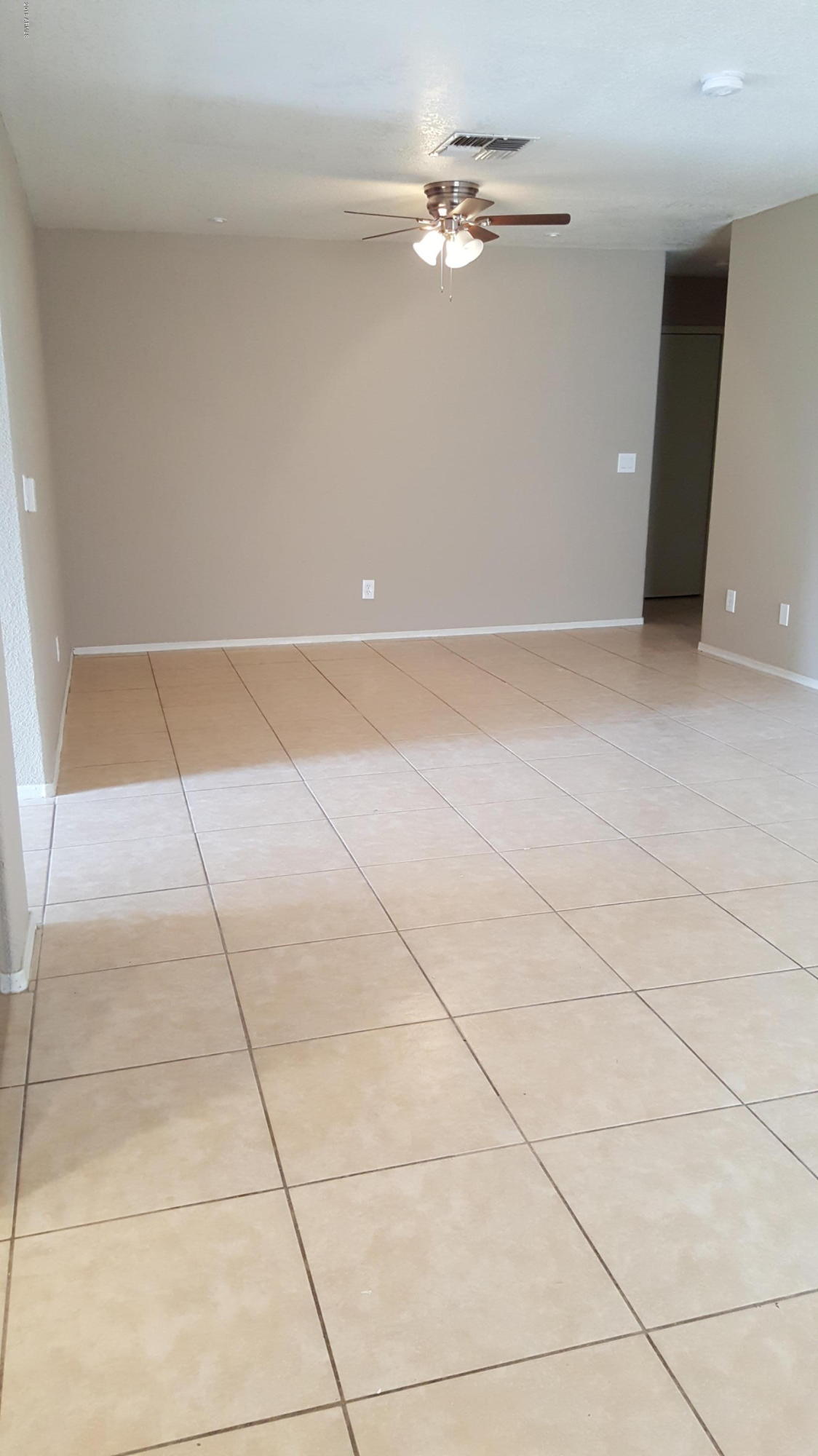 3136 East Chipman Road Phoenix, AZ 85040 - Photo 6 of 23 20180411_122555