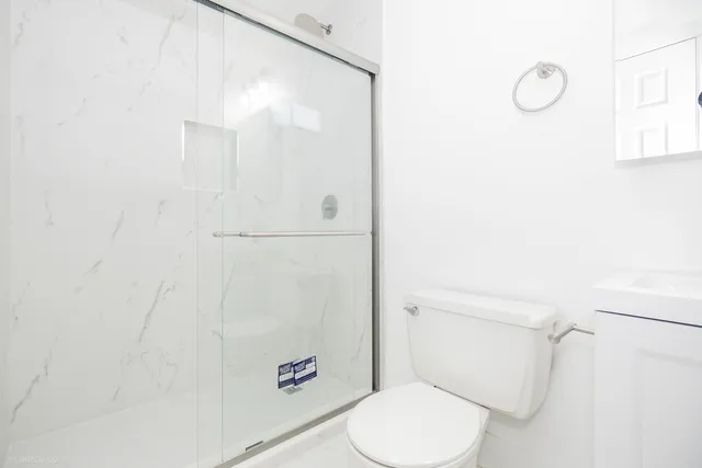 $2,495 | 455 West Grant Place, Unit 6, Chicago, IL 60614