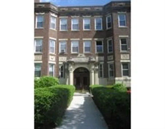 $2,150 | 1840 Commonwealth Avenue, Unit 7, Boston, MA 02135