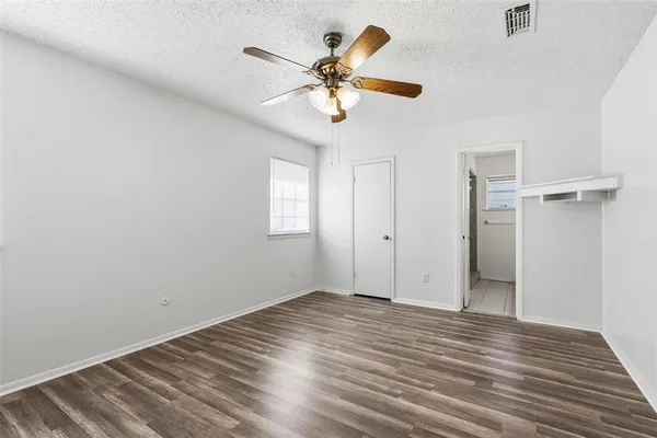 $2,125 | 125 North Jessup Street, Alvarado, TX 76009