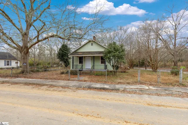 $70,000 | 143 Pine Street, Clinton, SC 29325