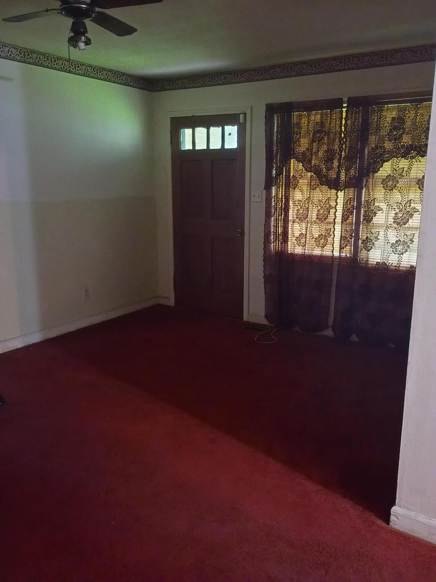 107 Gadsden Loop Walterboro, SC 29488 - Photo 8 of 12 IMG_20250811_110050033