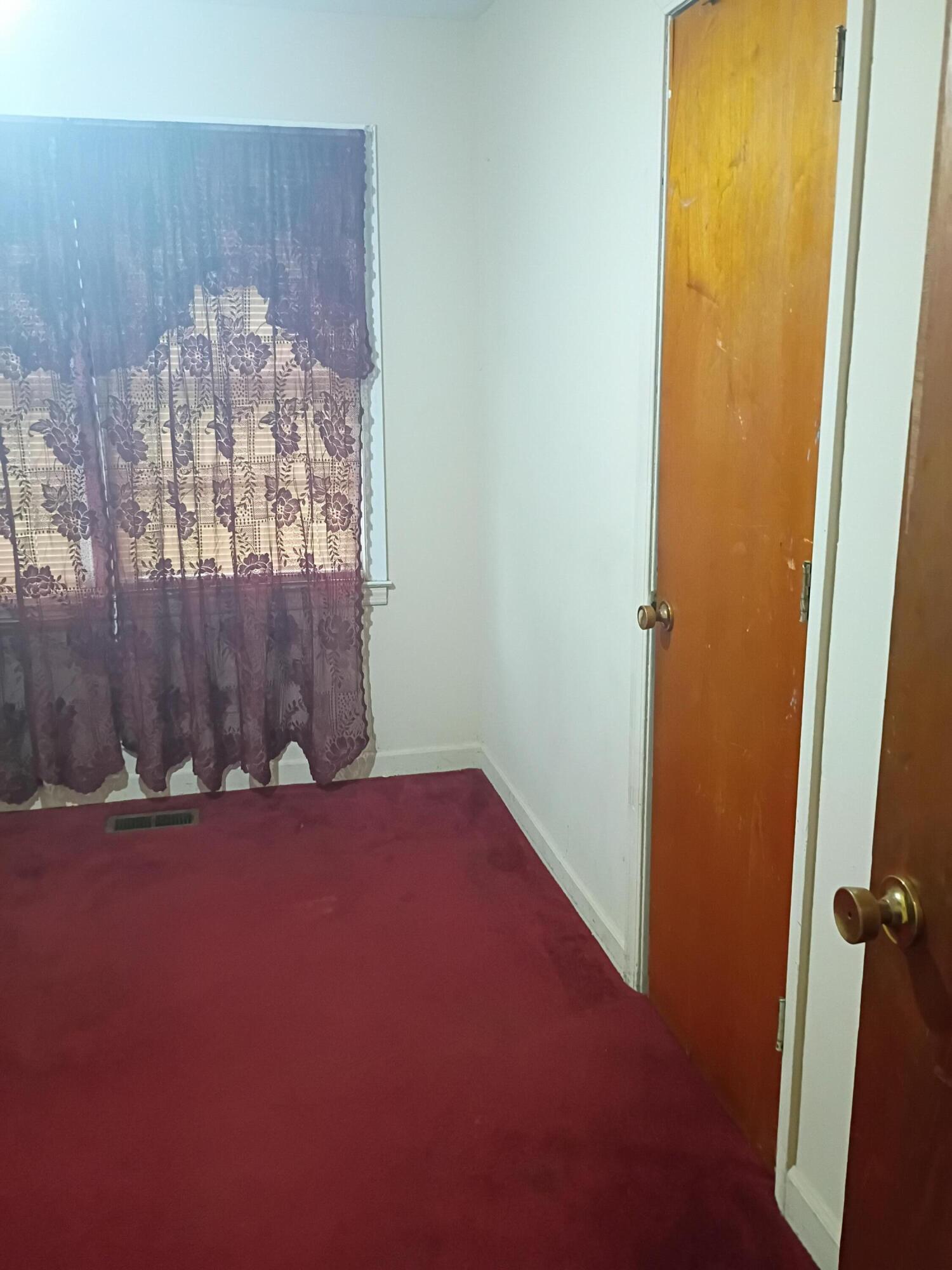 107 Gadsden Loop Walterboro, SC 29488 - Photo 9 of 12 IMG_20250811_110037479