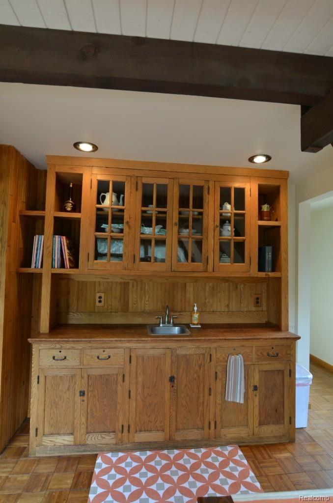 7365 Perryville Road Holly, MI 48442 - Photo 23 of 49 HISTORIC OAK WET-BAR PERFECT FOR GREAT ROOM ENTERTAINING