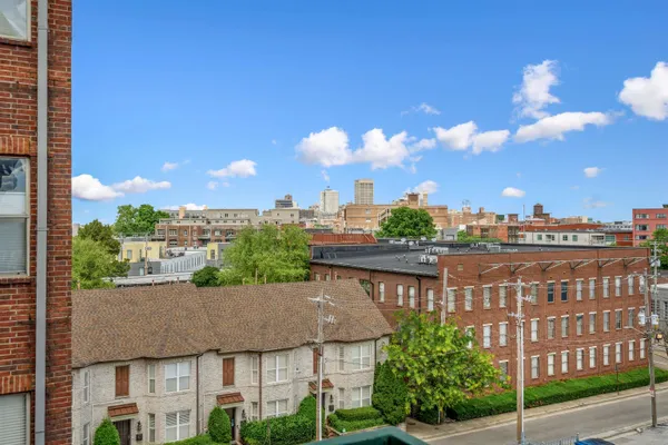 $334,000 | 510 City House Court, Unit 406, Memphis, TN 38103