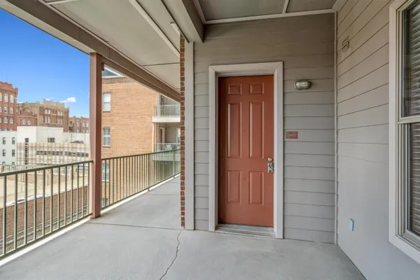 $334,000 | 510 City House Court, Unit 406, Memphis, TN 38103