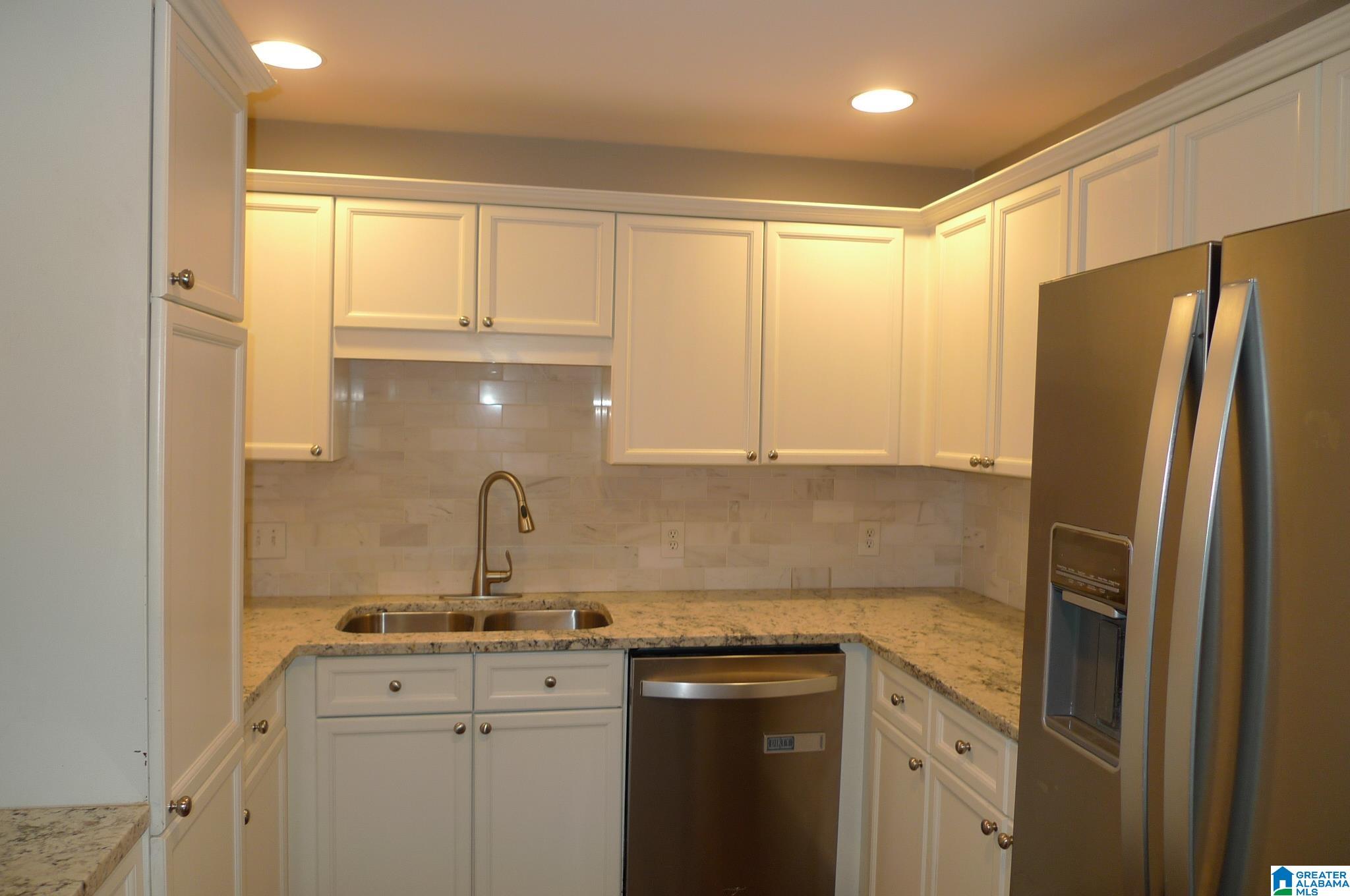 3350 Altamont Road South, Unit B15 Birmingham, AL 35205 - Photo 5 of 14