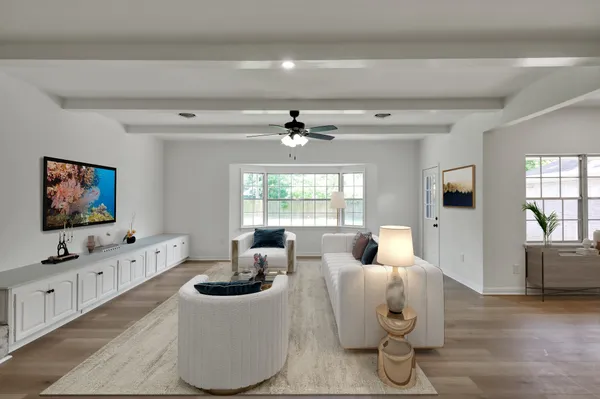 $495,000 | 3 West Briarwood Drive, Conroe, TX 77301