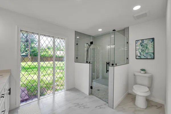 $495,000 | 3 West Briarwood Drive, Conroe, TX 77301
