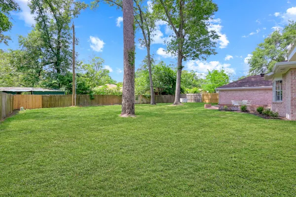 $495,000 | 3 West Briarwood Drive, Conroe, TX 77301
