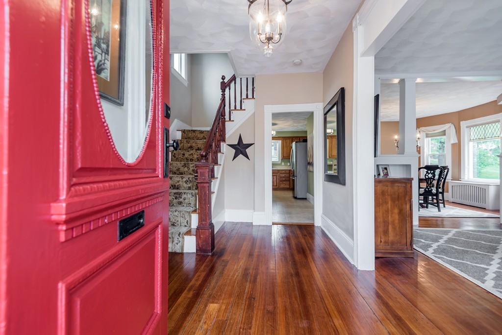10 Dufton Road Andover, MA 01810 - Photo 2 of 29 Gallery Image 2