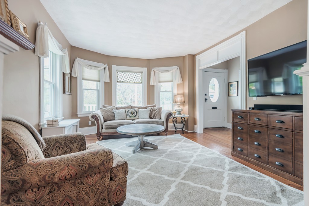 10 Dufton Road Andover, MA 01810 - Photo 5 of 29 Gallery Image 5