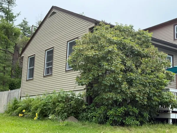 $2,300 | 5 Walnut Hill Road, Derry, NH 03038