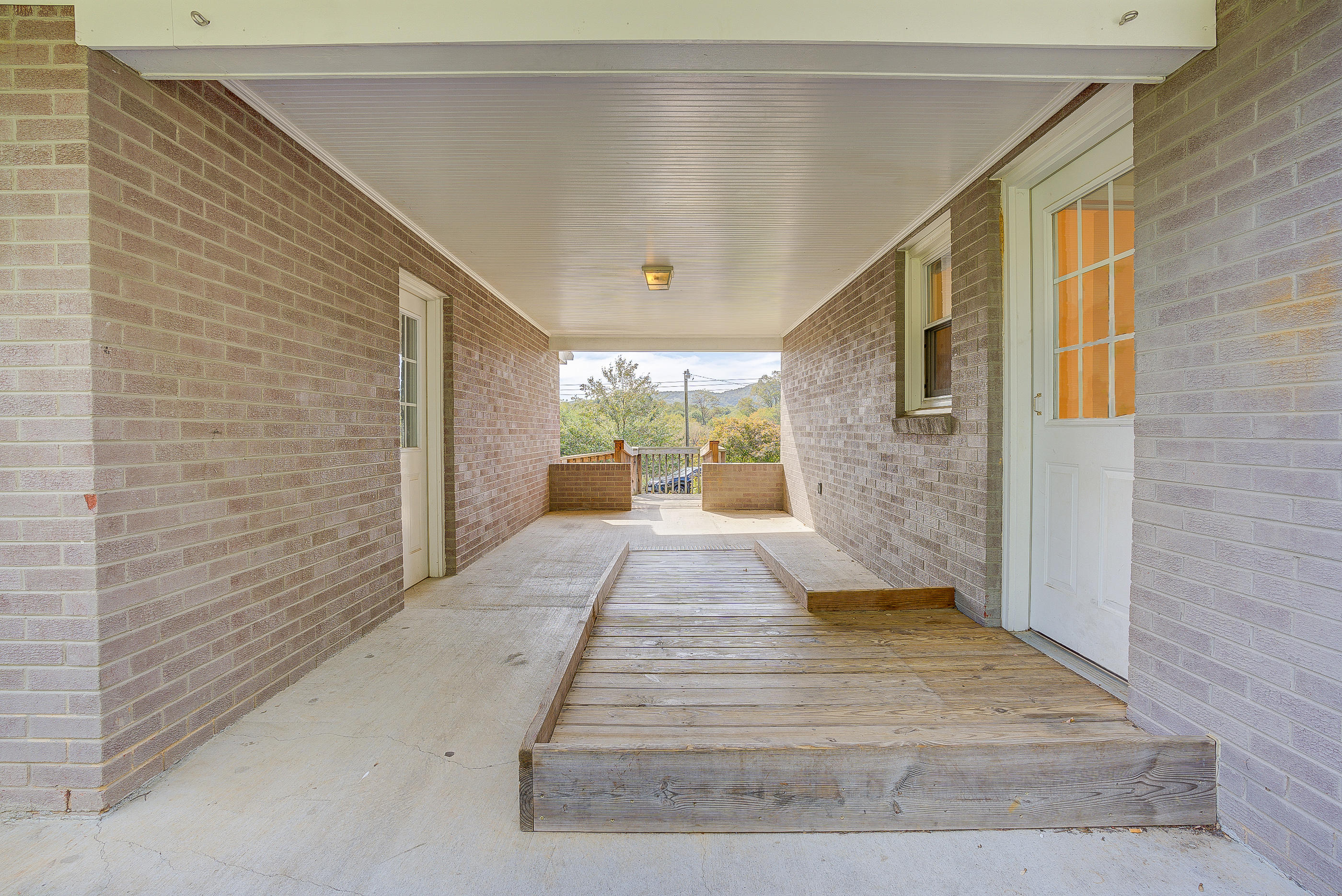 4120 Garst Mill Road Roanoke, VA 24018 - Photo 33 of 43 128