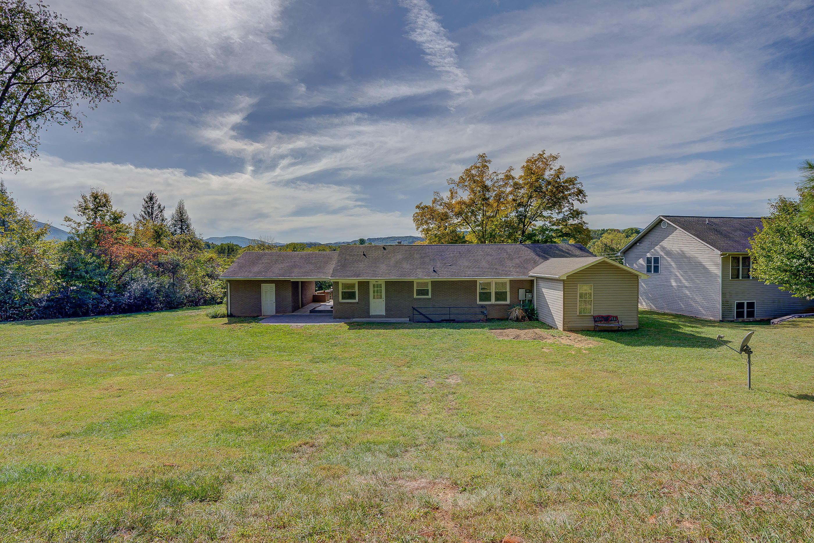 4120 Garst Mill Road Roanoke, VA 24018 - Photo 34 of 43 132
