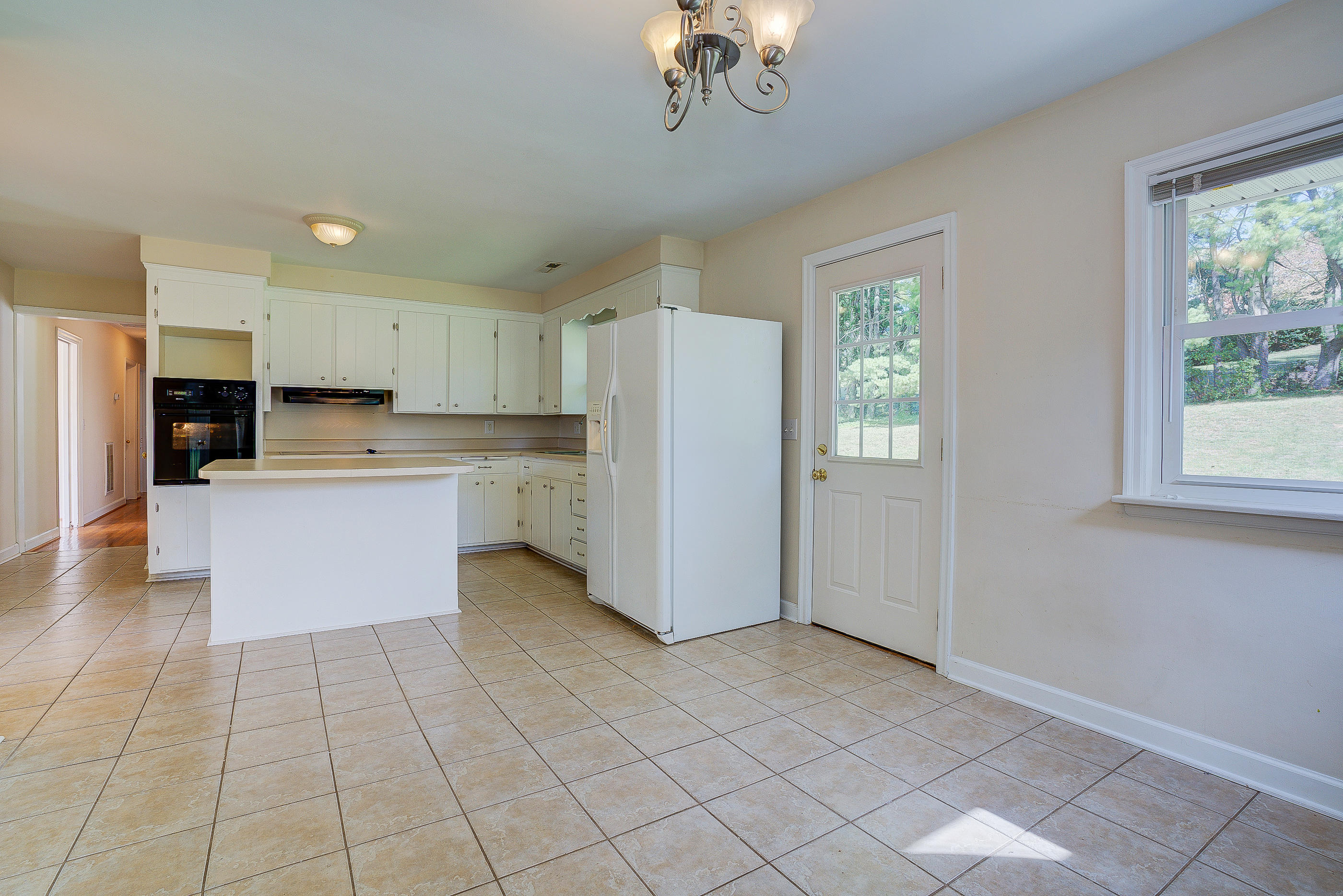 4120 Garst Mill Road Roanoke, VA 24018 - Photo 6 of 43 72