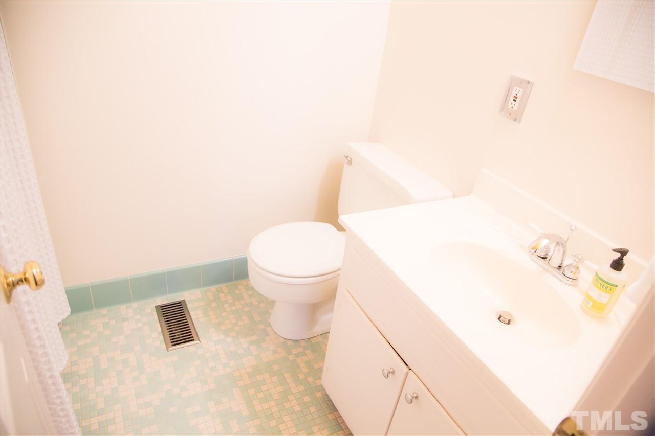 700 Coventry Court Raleigh, NC 27609 - Photo 19 of 24 Gallery Image 19