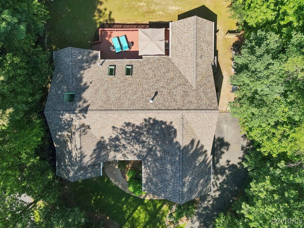 15300 Houndmaster Circle Midlothian, VA 23112 - Photo 46 of 48 an aerial view of a house with a yard