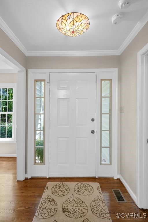 15300 Houndmaster Circle Midlothian, VA 23112 - Photo 8 of 48 an empty room with windows and closet