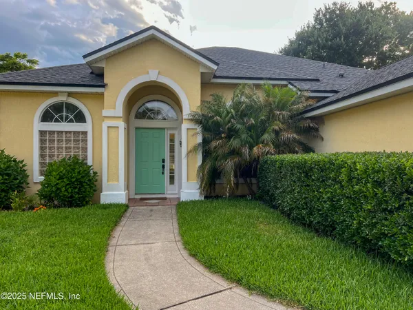 $2,800 | 1704 Tall Tree Drive East, Jacksonville, FL 32246