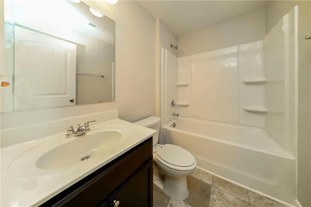 $2,230 | 3764 Shenfield Drive, Unit 195, Union City, GA 30291